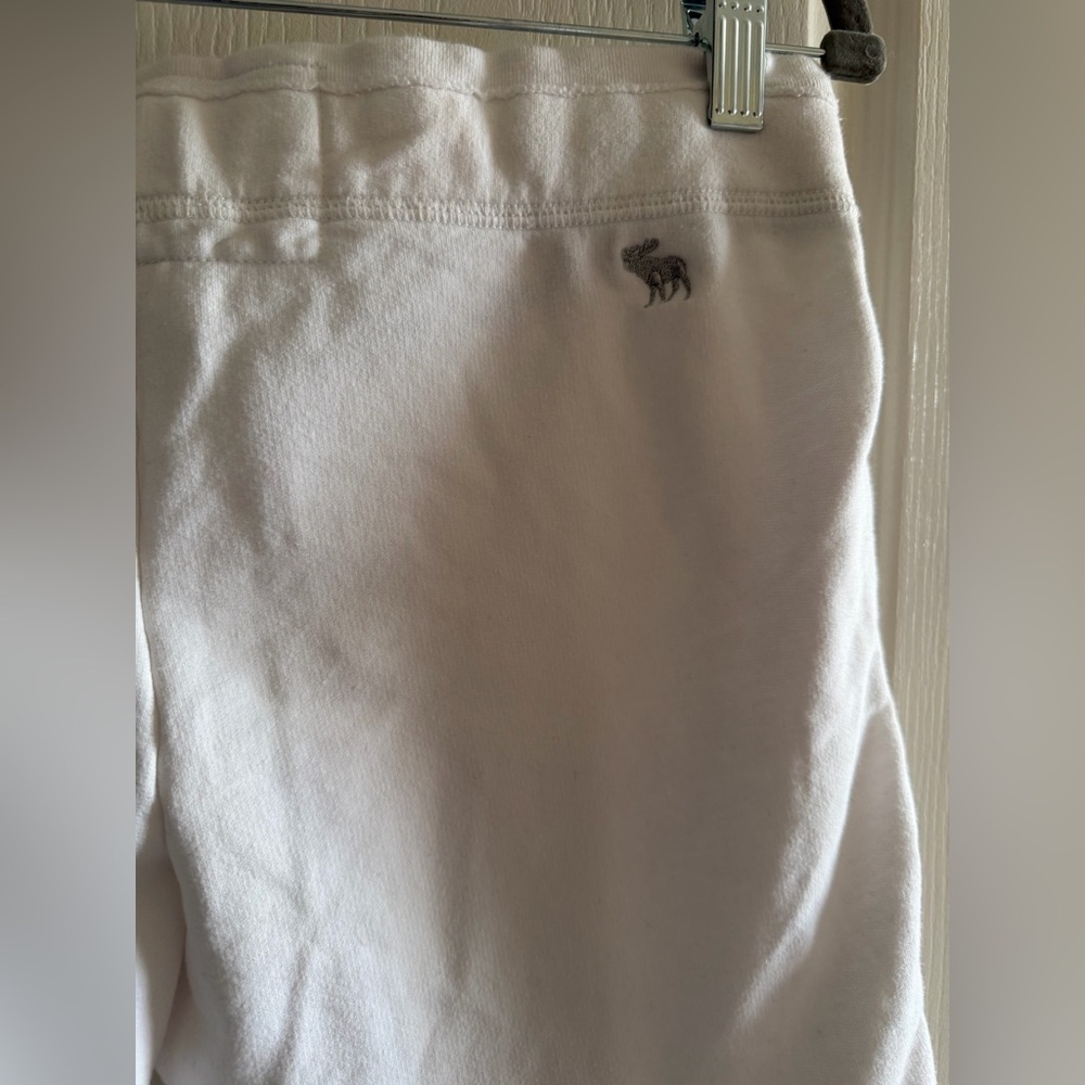 Abercrombie & Fitch White Shorts - Picture 6 of 6
